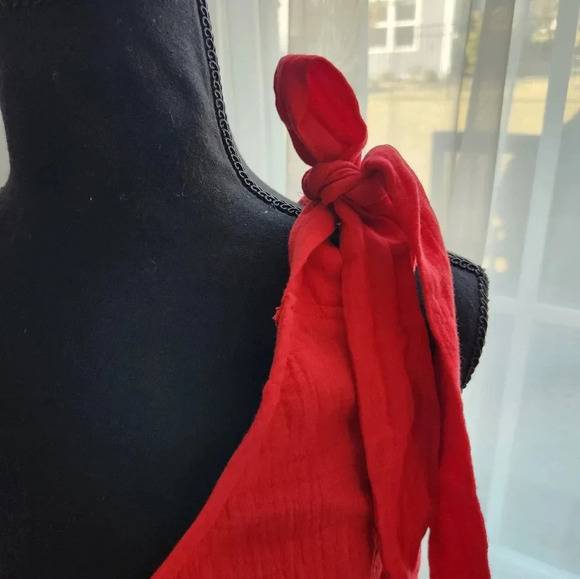 Vibrant Tricolor Sleeveless Blouse with Bow Straps - Picture 2 of 8